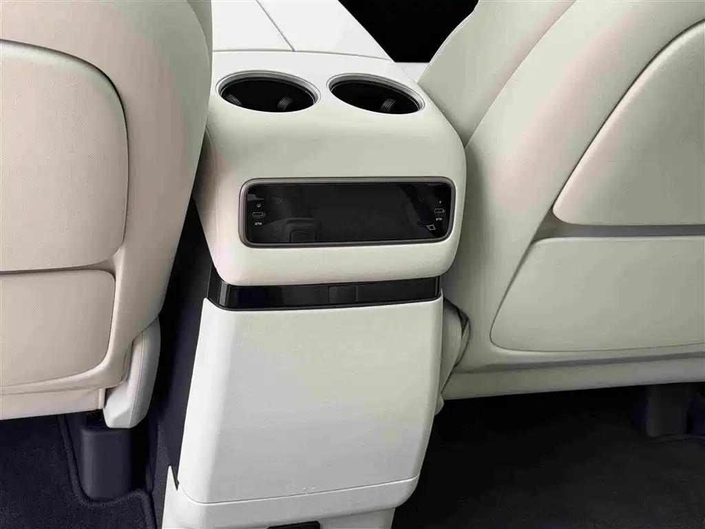 Li Auto Li MEGA — миниатюра 10