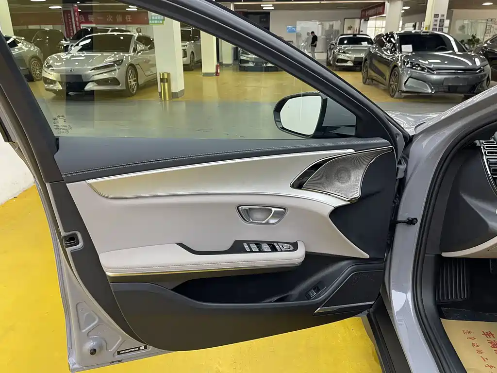 BYD Han — миниатюра 3