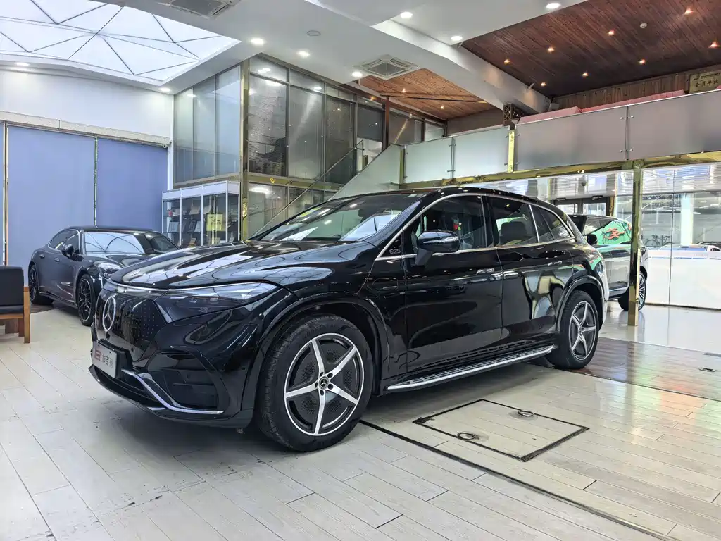 Mercedes-Benz EQS SUV