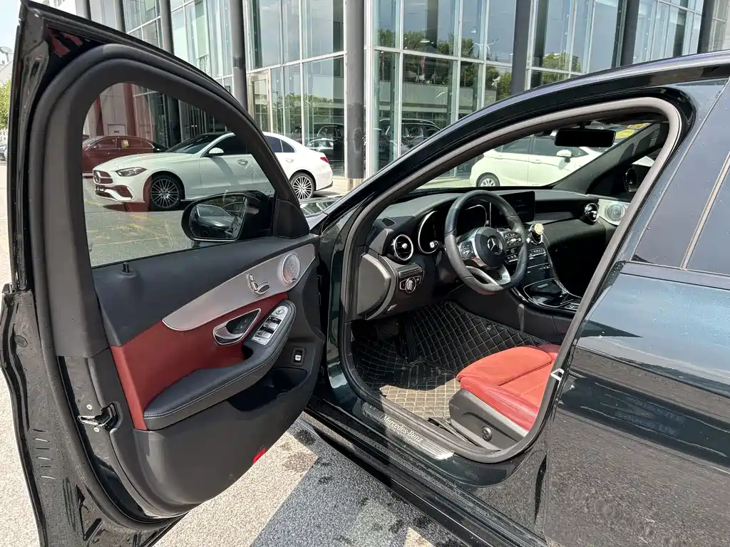 Mercedes-Benz C-Class — миниатюра 11