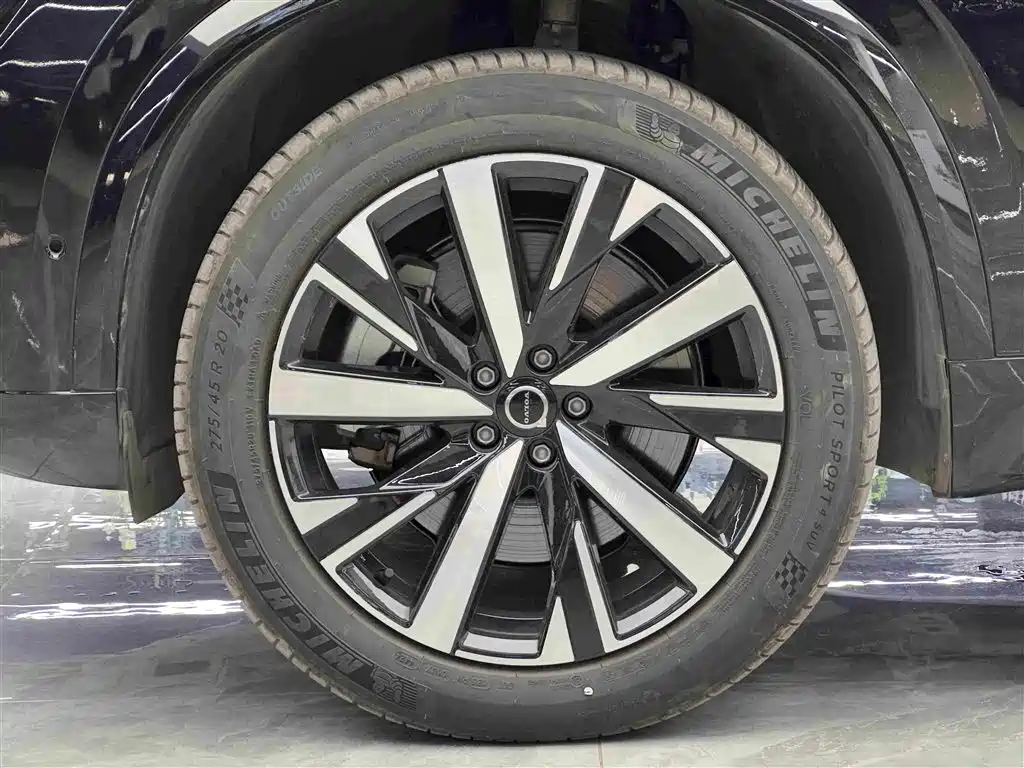 Volvo XC90 PHEV Facelift T8 Smart Supreme Luxury Edition 7 seats, фото 4