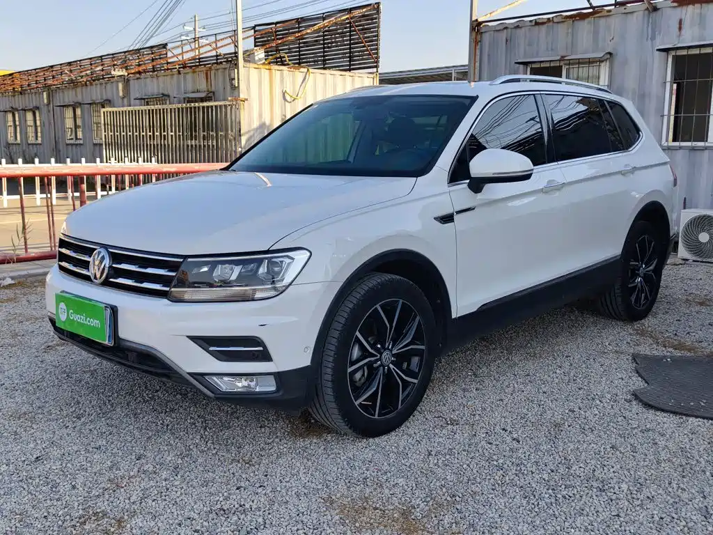 Volkswagen Tiguan L — миниатюра 2