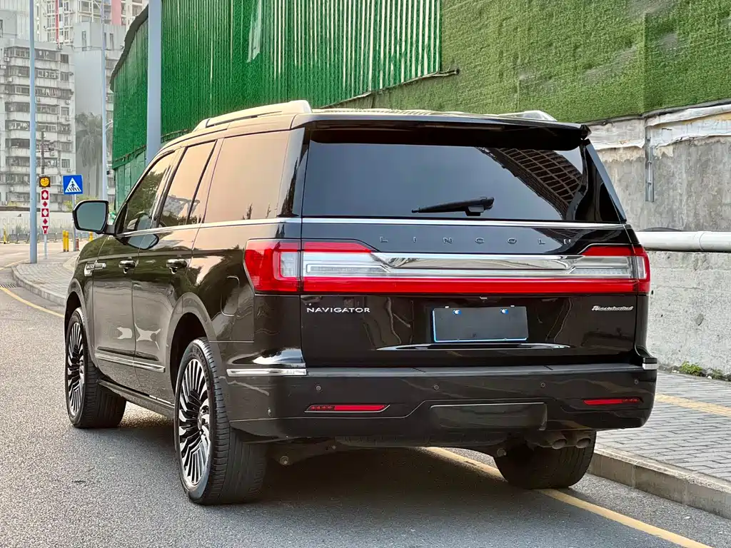 LINCOLN NAVIGATOR