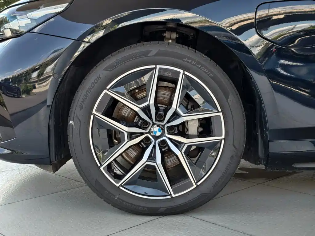 BMW i5 — миниатюра 17
