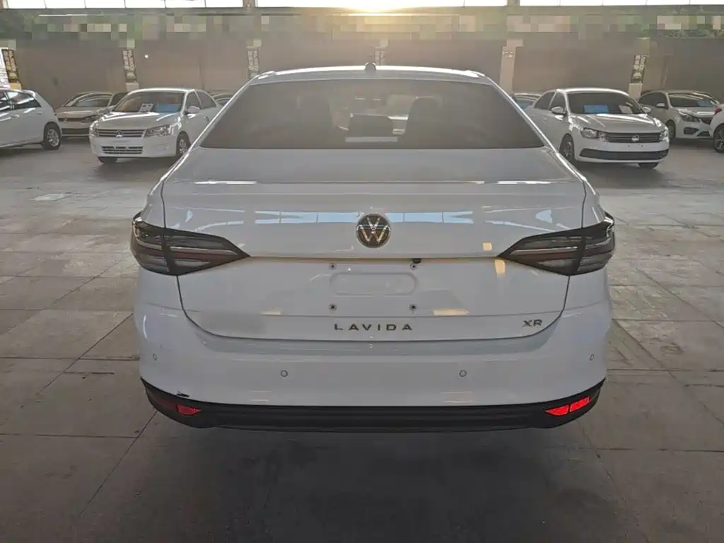Volkswagen Lavida — миниатюра 6