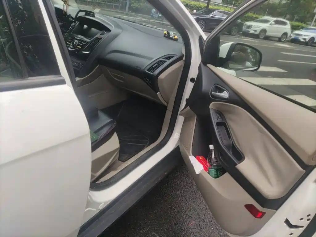 Ford Focus — миниатюра 19