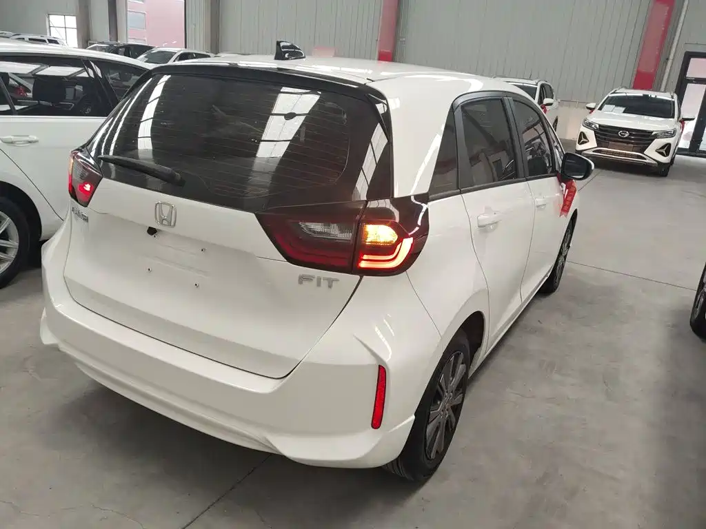 Honda Fit — миниатюра 7
