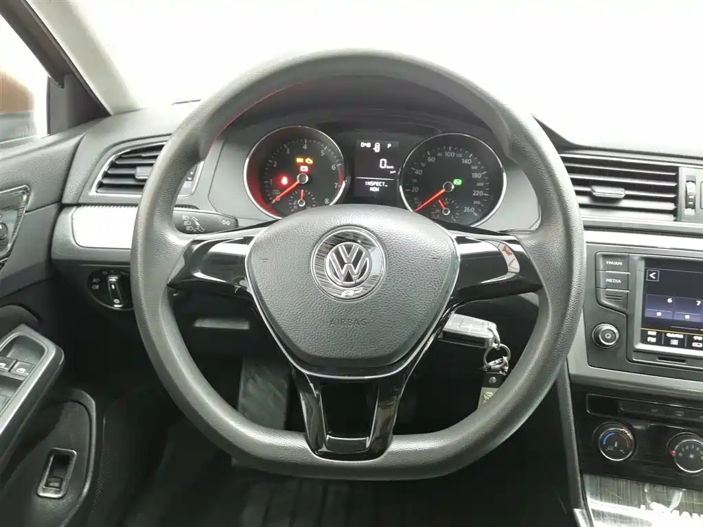 VOLKSWAGEN LINGDU