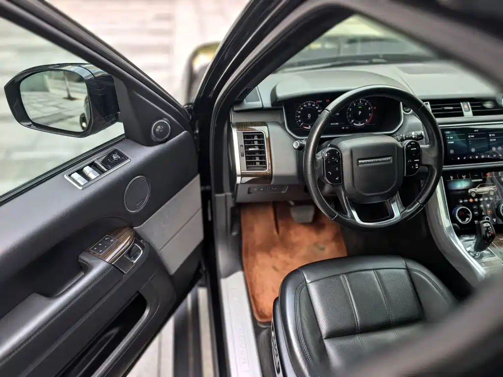 Land Rover Sport PHEV — миниатюра 7