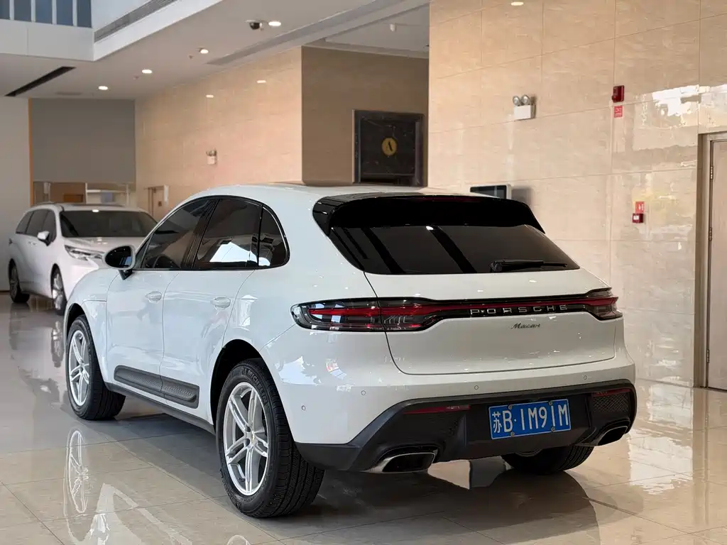 Porsche Macan — миниатюра 16