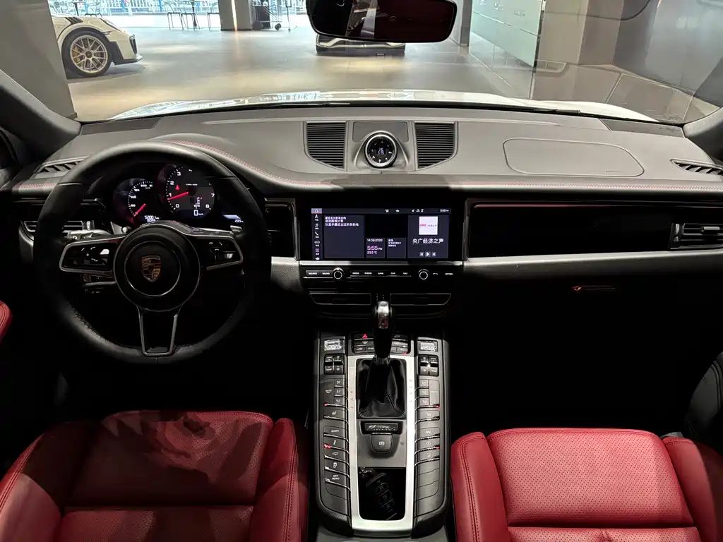 Porsche Macan — миниатюра 12