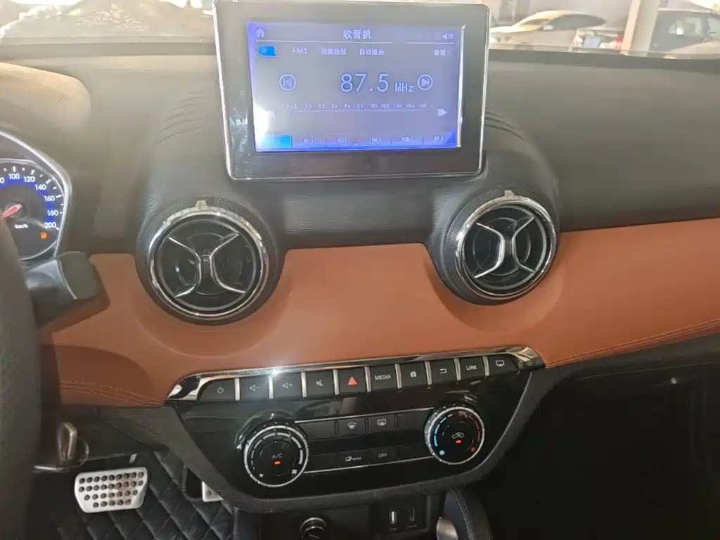 BAIC Senova X35 — миниатюра 13