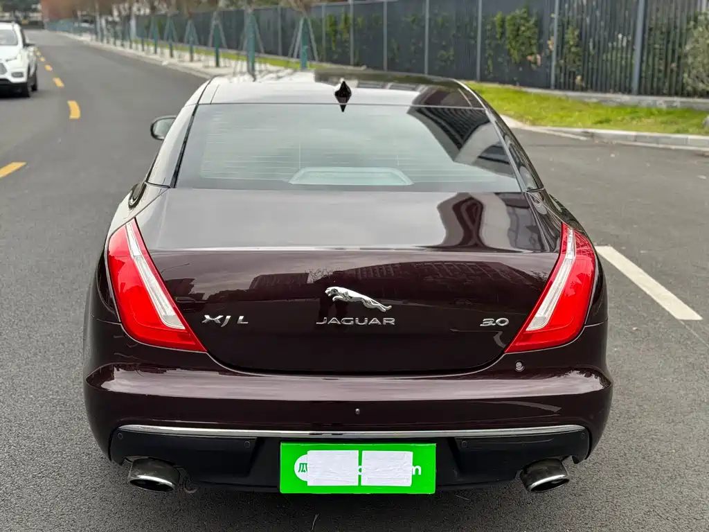 JAGUAR XJ