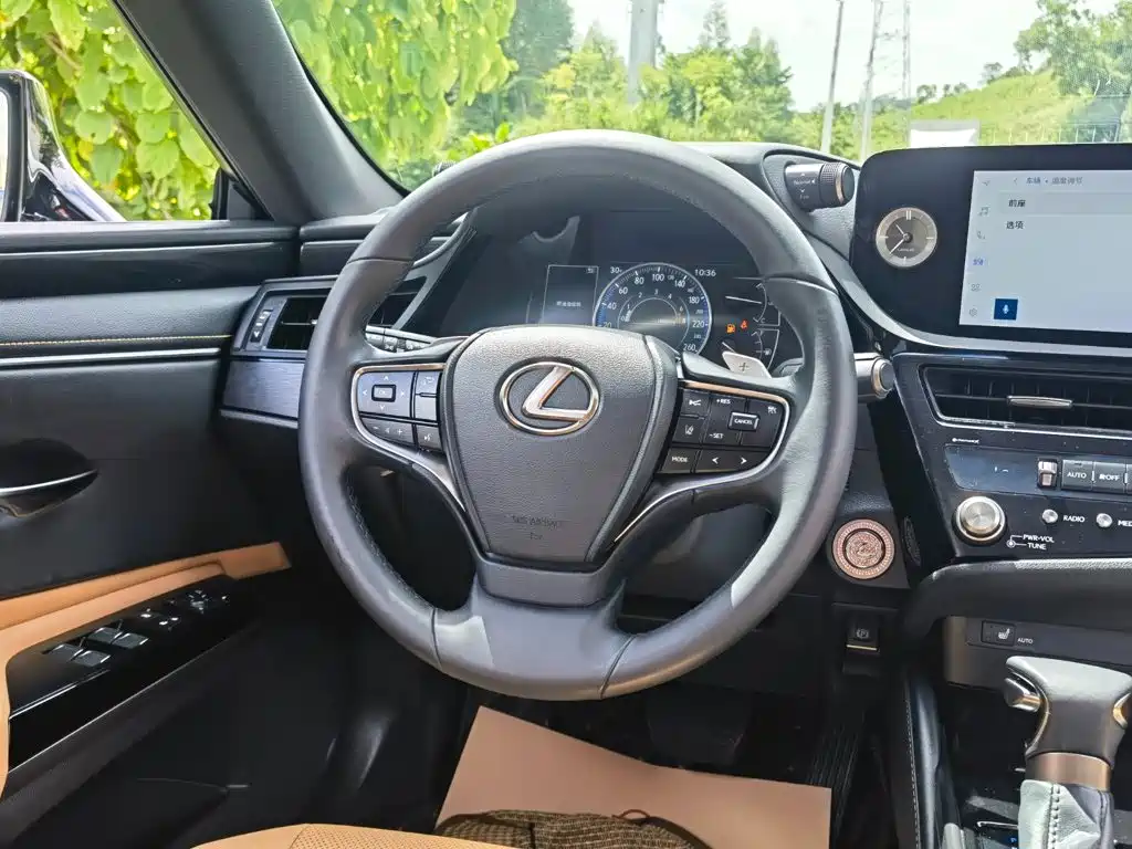 Lexus ES — миниатюра 11
