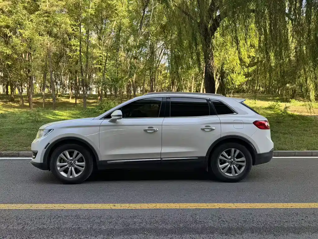 Lincoln MKX — миниатюра 5