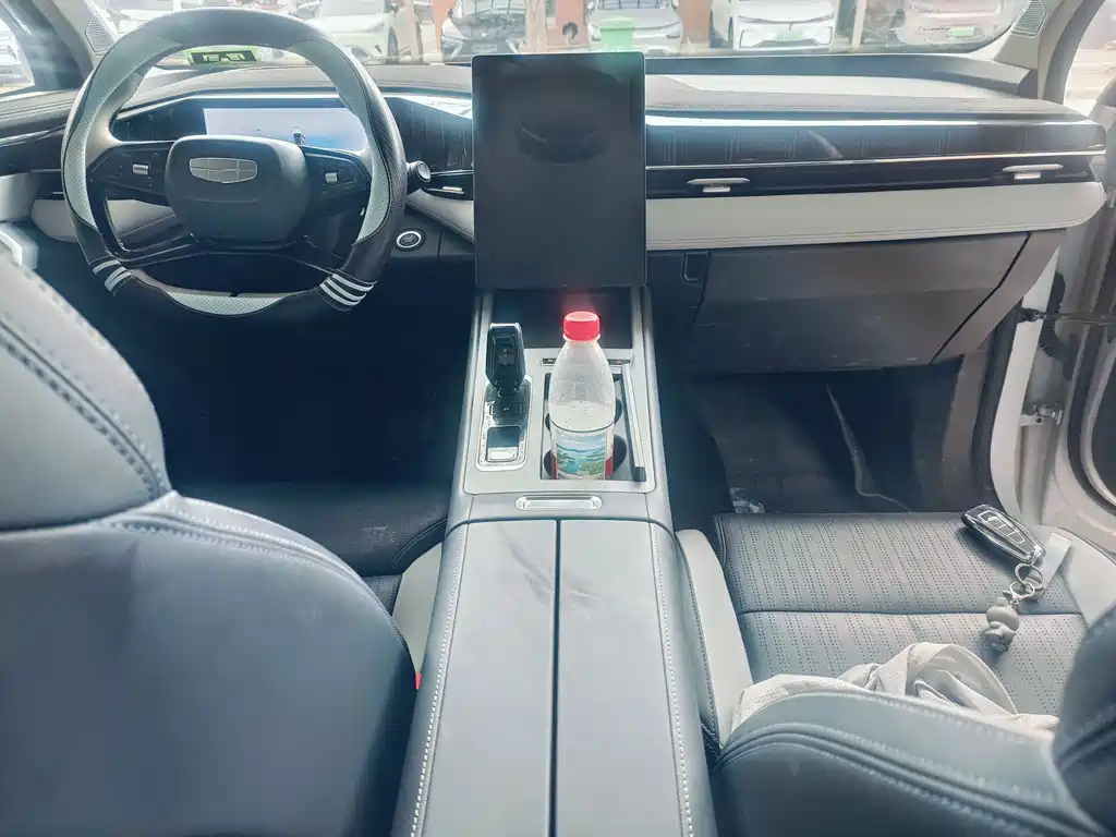 GEELY AUTOMOBILE BOYUE L