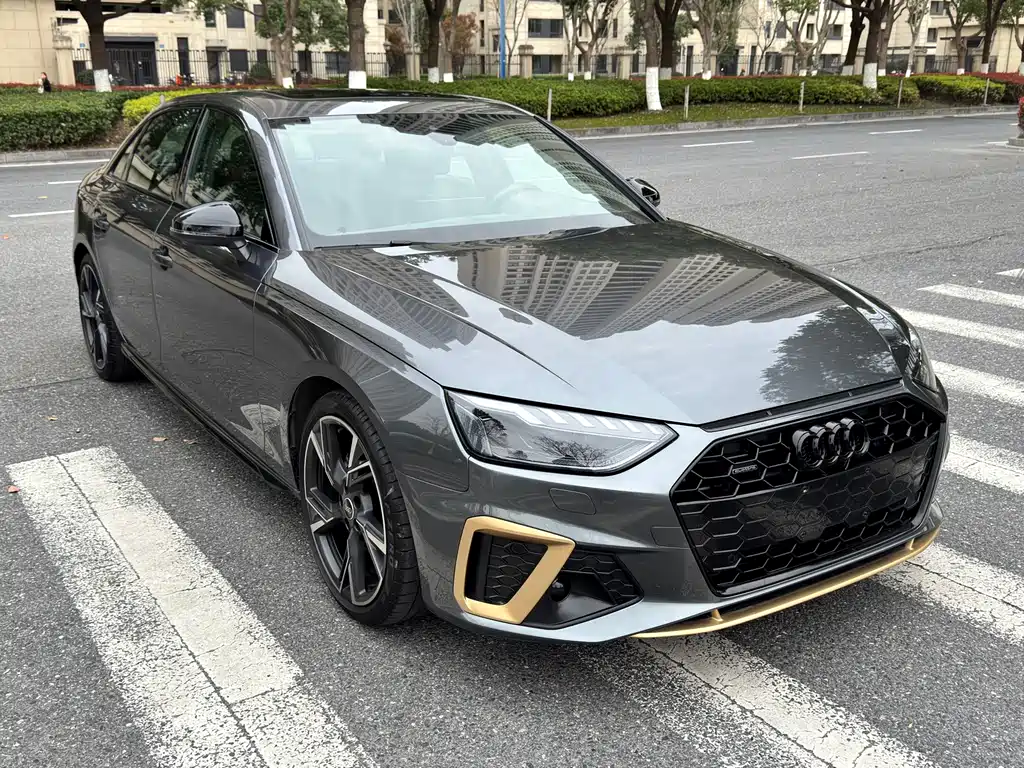 Audi A4L 2024 40 TFSI quattro RS