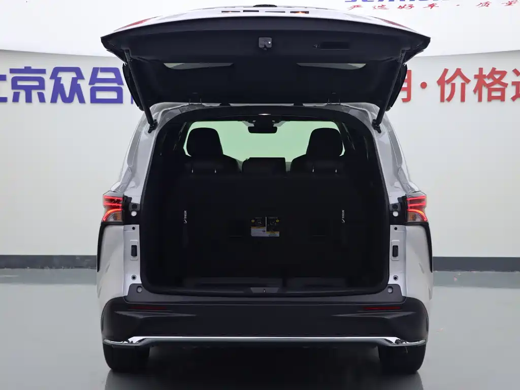 Toyota Granvia — миниатюра 24