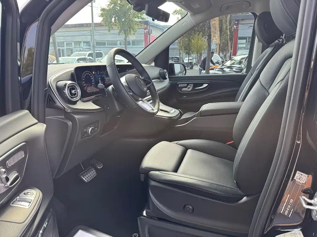 MERCEDES-BENZ V CLASS