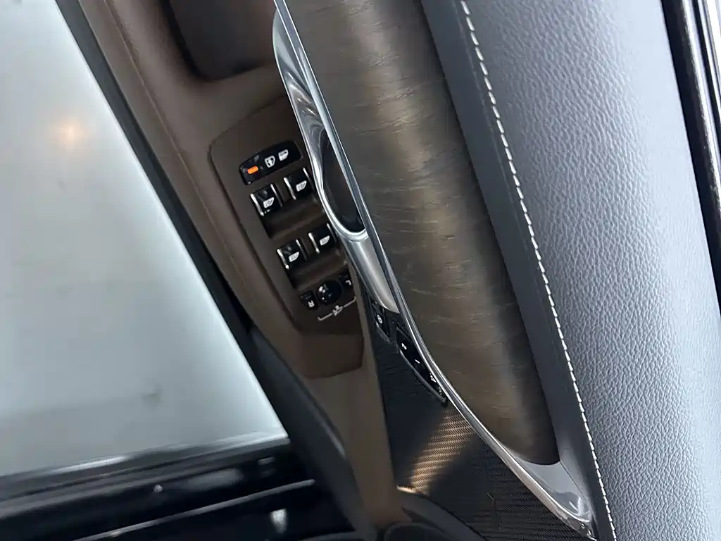 Volvo S90 — миниатюра 4