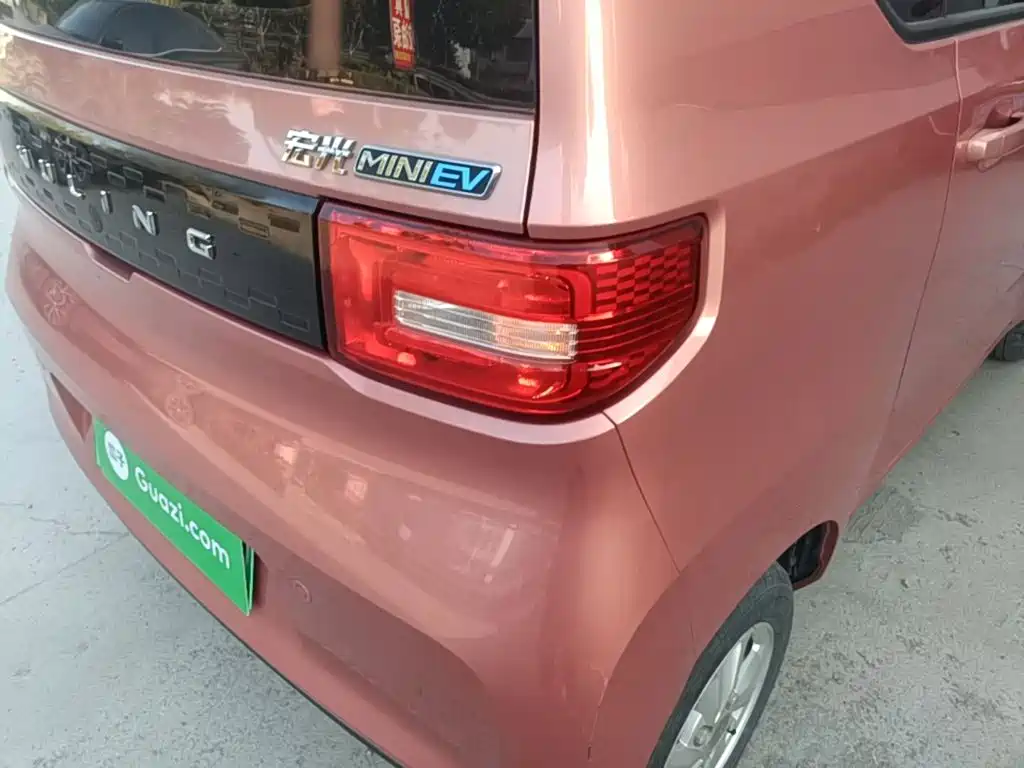 Wuling MINIEV — миниатюра 8