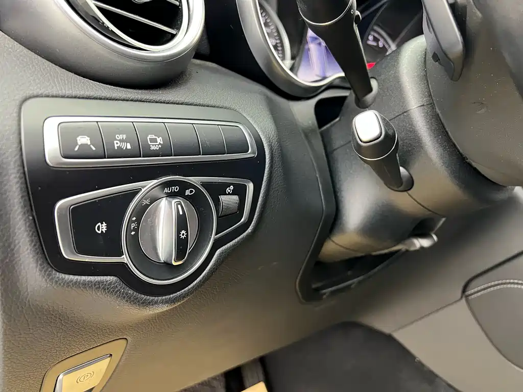 Mercedes-Benz GLC 2019 GLC 260 4MATIC Luxury