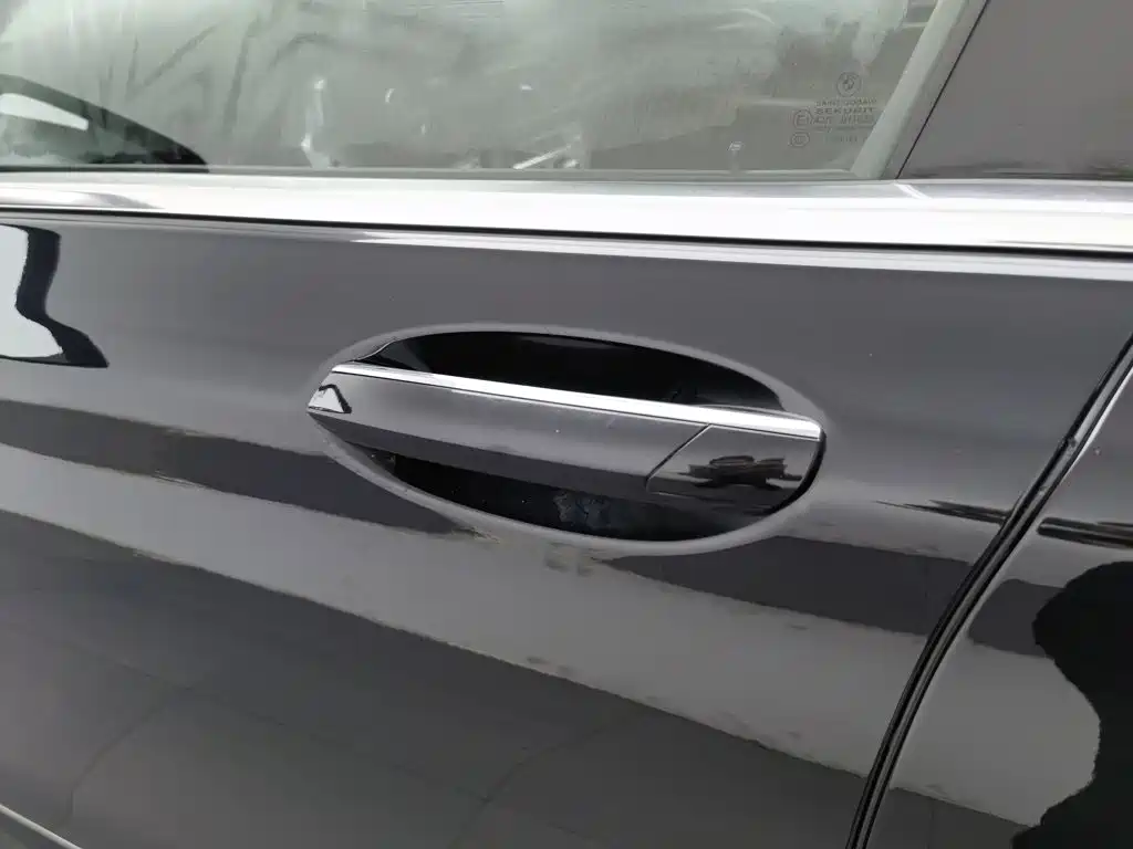 BMW 7 Series — миниатюра 18