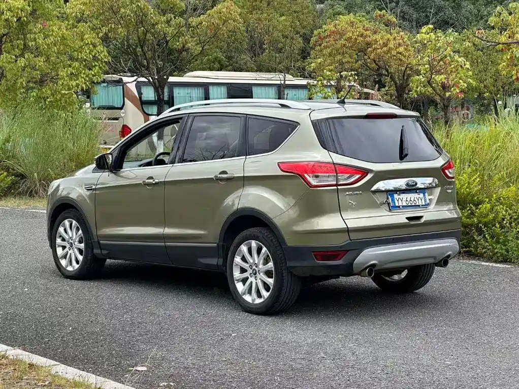 Ford Kuga — миниатюра 7