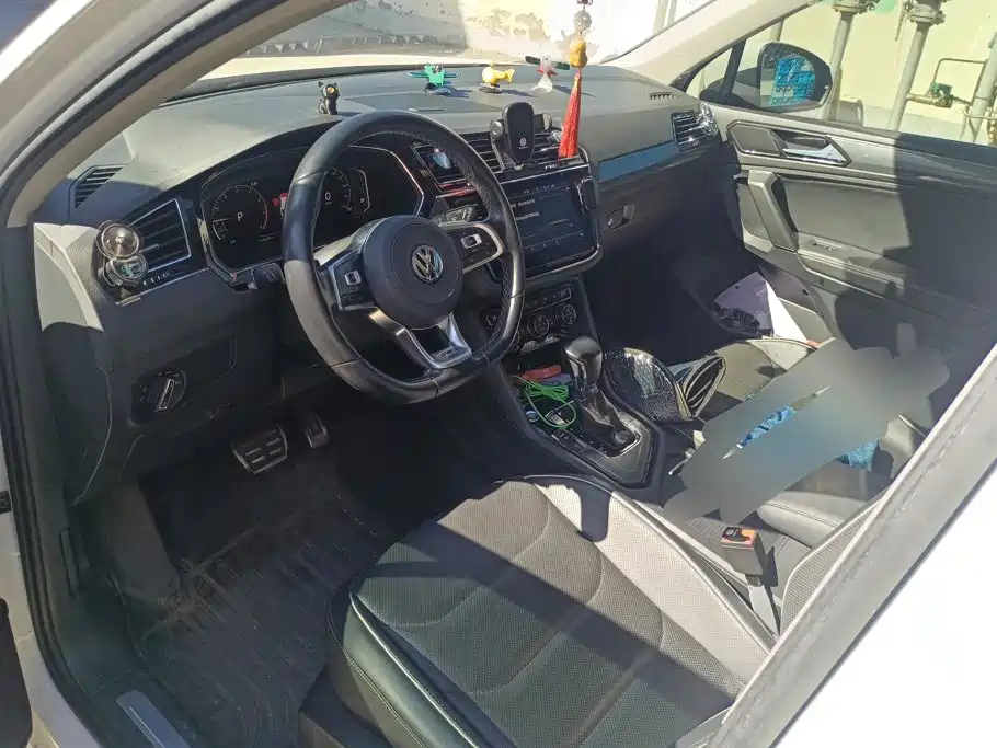 Volkswagen Tiguan L — миниатюра 9