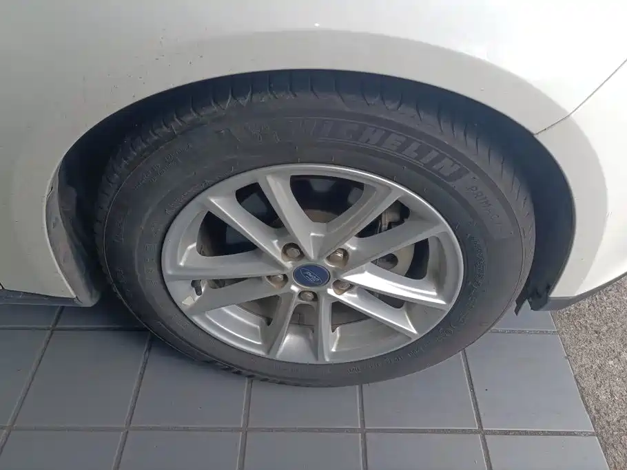 Ford Focus — миниатюра 6