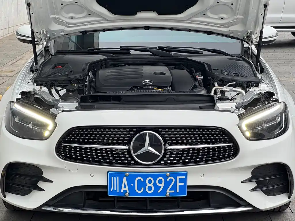 MERCEDES-BENZ E CLASS