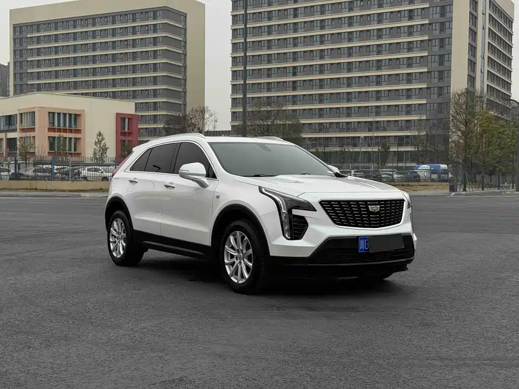 CADILLAC XT4