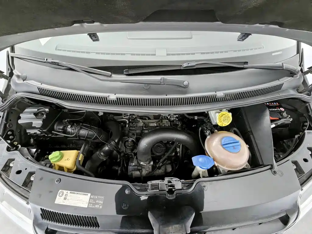 Volkswagen Multivan — миниатюра 6