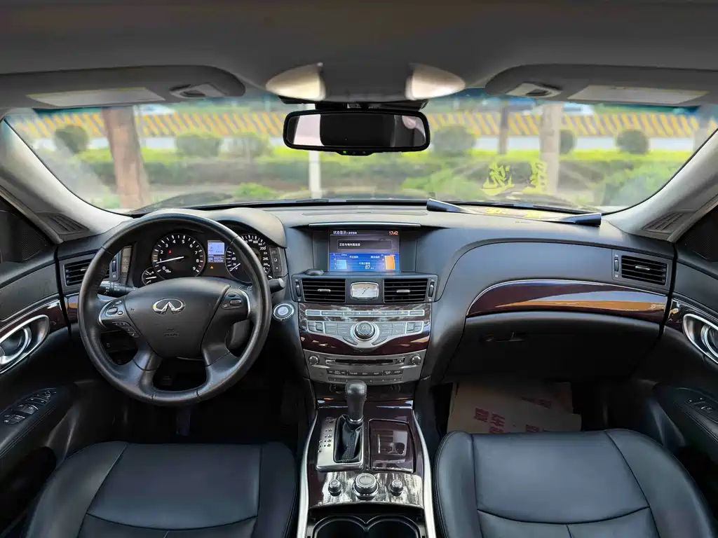 Infiniti Q70 2019 Q70L 2.0T Enjoy