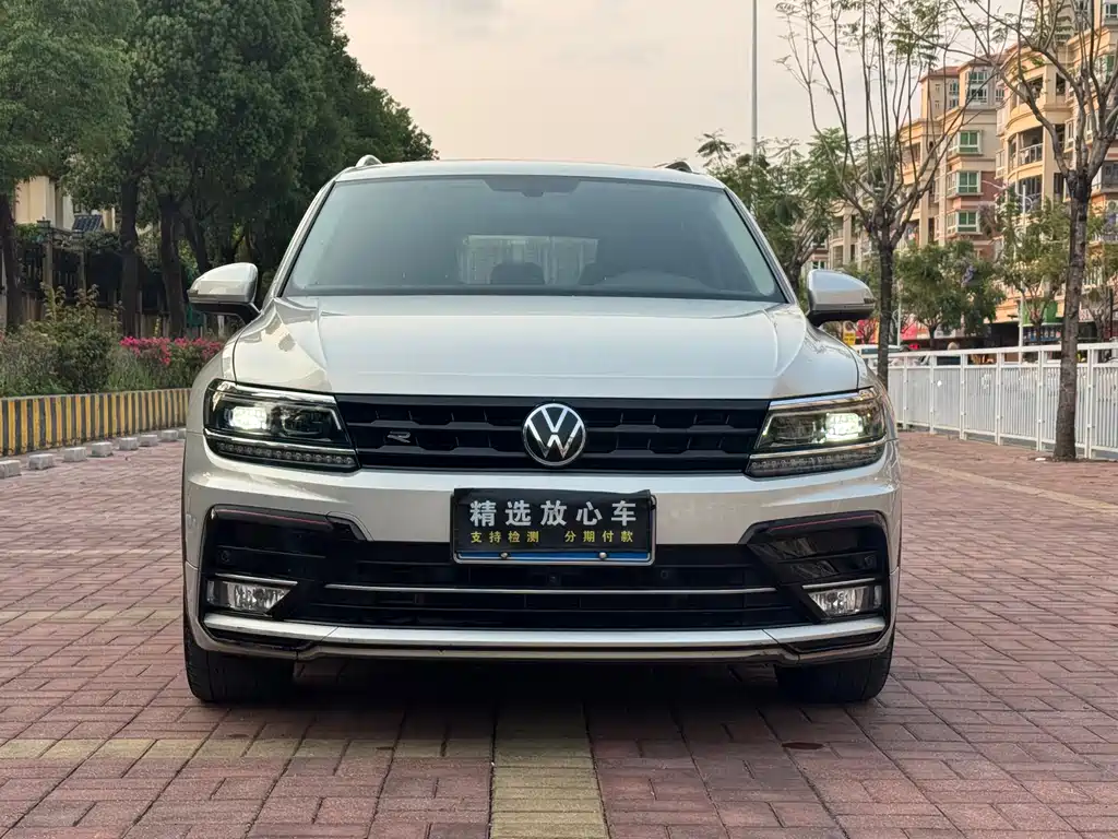 Volkswagen Tiguan L L 2021 380TSI AT R-Line 7 мест