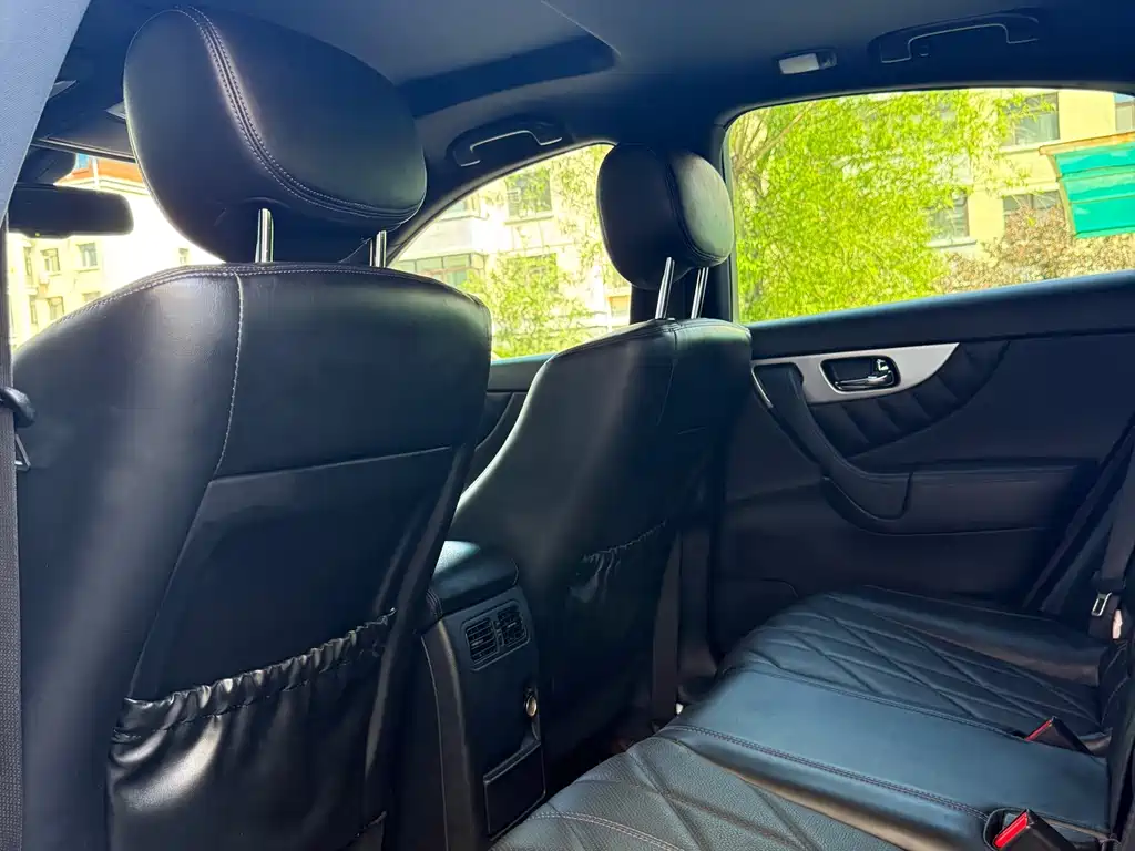 Infiniti QX70 2015 3.7L