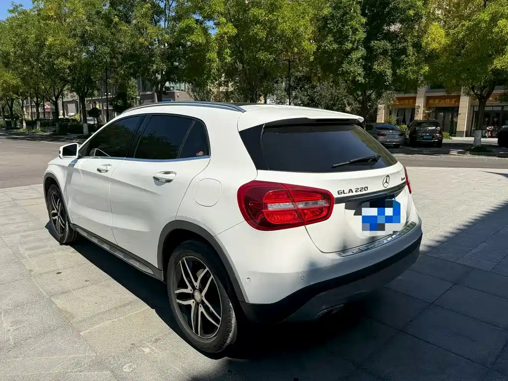 Mercedes-Benz GLA — миниатюра 9