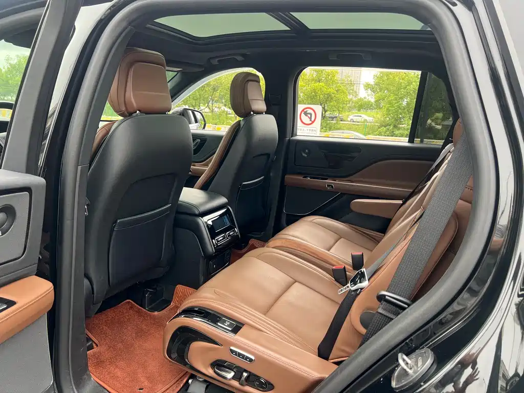 Lincoln Aviator — миниатюра 13