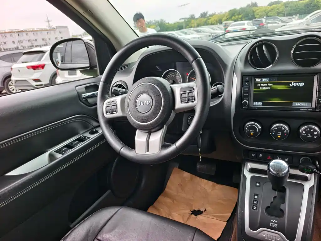 Jeep Compass (Import) — миниатюра 13