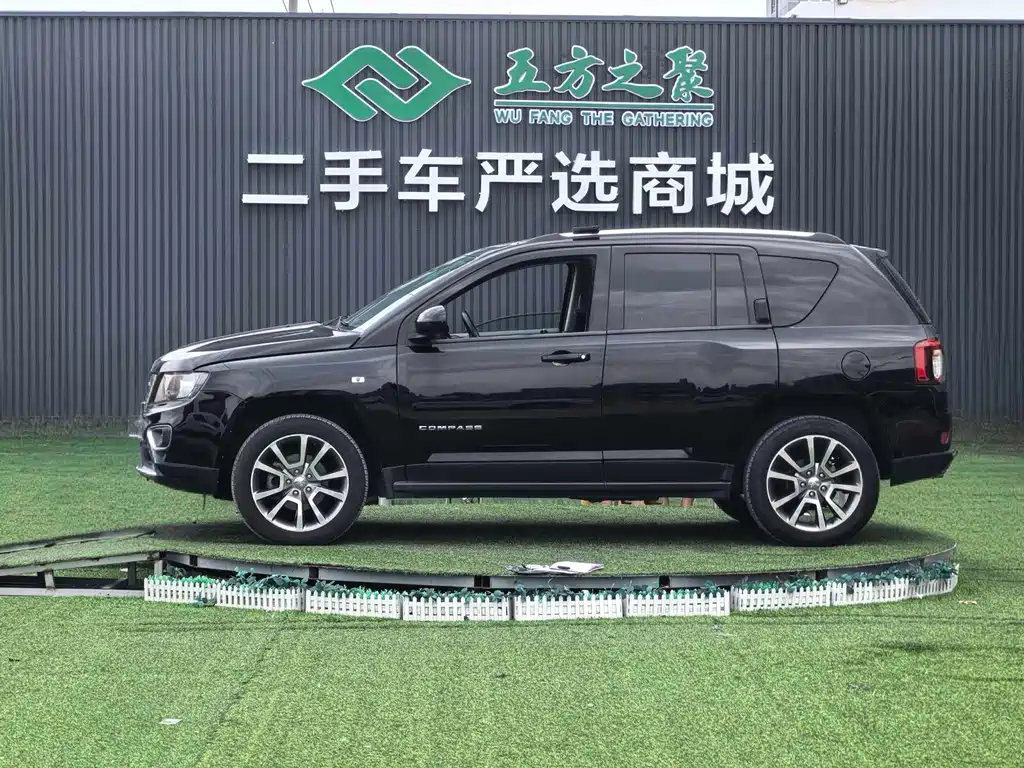 Jeep Compass (Import) — миниатюра 17