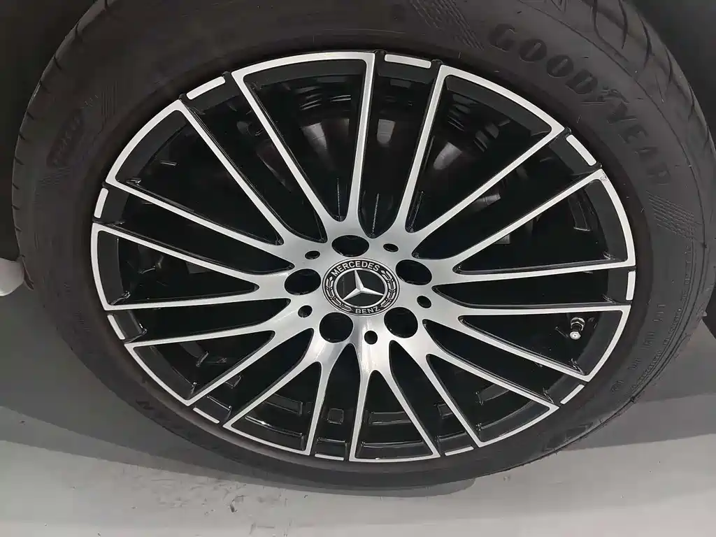 Mercedes-Benz C-Class — миниатюра 9