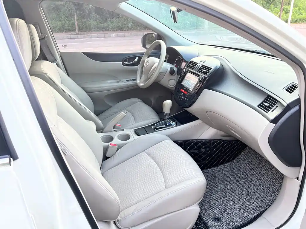 Nissan Tiida — миниатюра 12