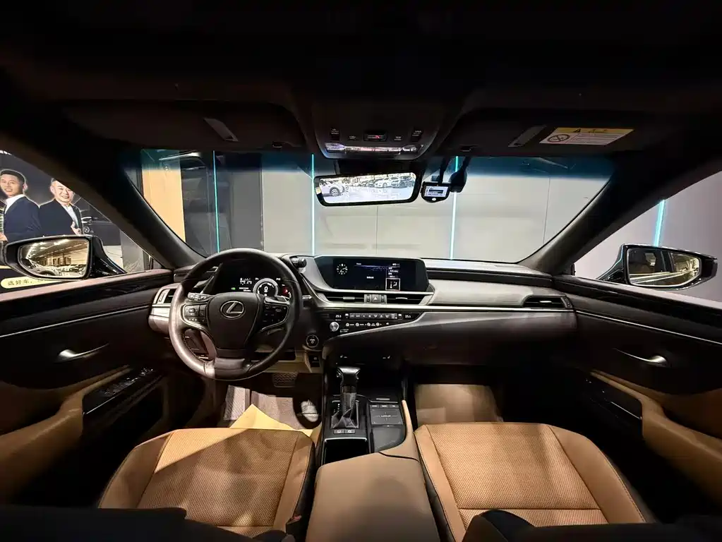 Lexus ES — миниатюра 9