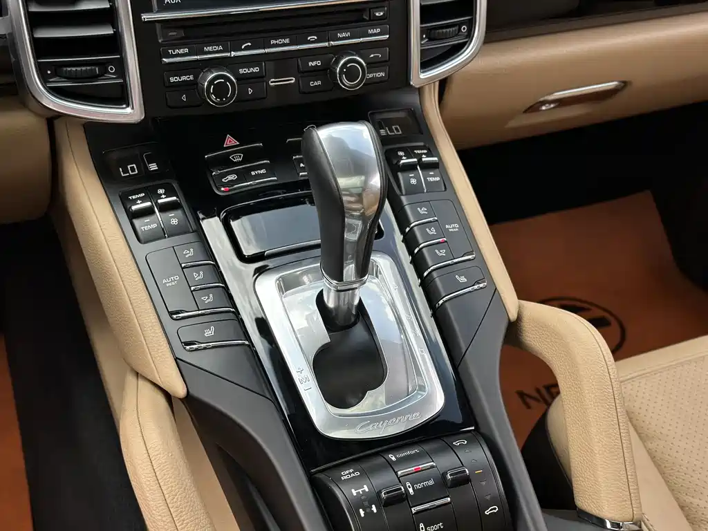 Porsche Cayenne 2014 Cayenne Platinum Edition 3.0T