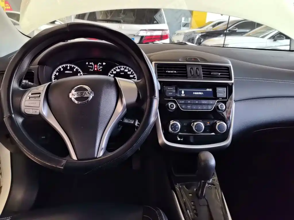 Nissan Tiida — миниатюра 10