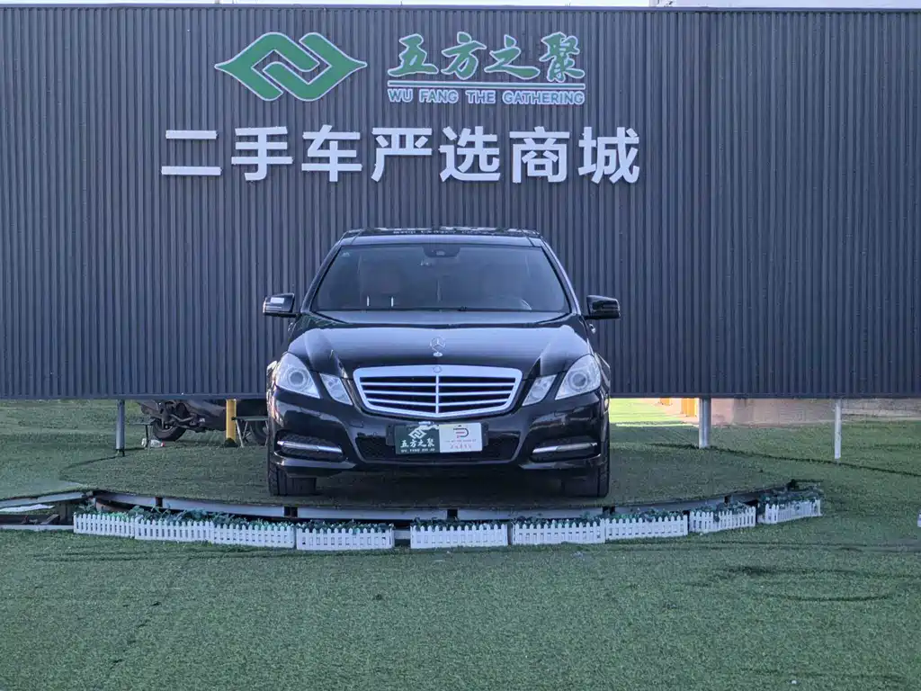 Mercedes-Benz E-Class — миниатюра 2