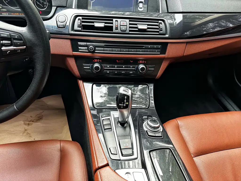 BMW 5 Series — миниатюра 16
