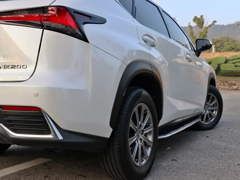 Lexus NX — миниатюра 9