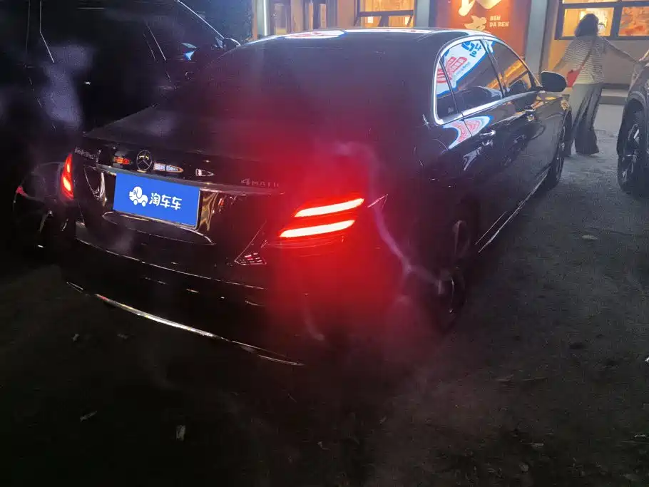 Mercedes-Benz E-Class — миниатюра 3