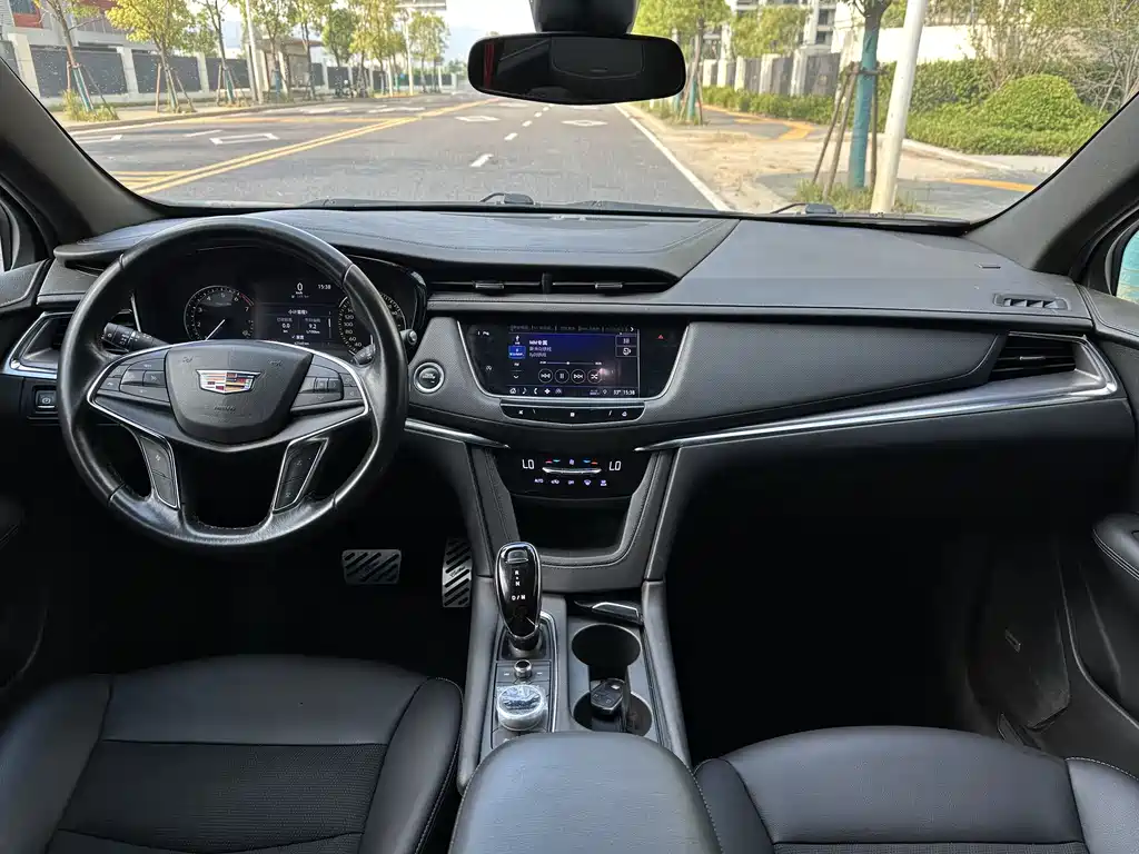 CADILLAC XT5